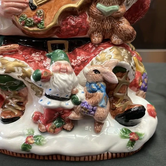 Santa And Friends Holiday Cookie Jar.  Vintage.  Very Pretty and well Done. - Picture 2 of 13